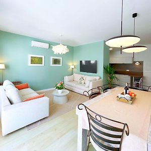 Abbott Apartment - 1 Min From The Beach - 100M2 - Sleeps 8