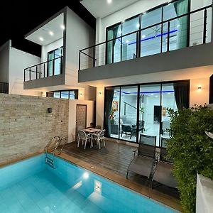 Villa à 3 Chambres à Coucher