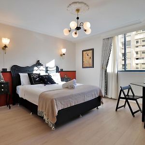 Vintage Charm 3Br Abode - Views, Parking, Gym, Pool