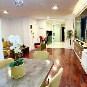 Appartement de Luxe à 4 Chambres à Coucher