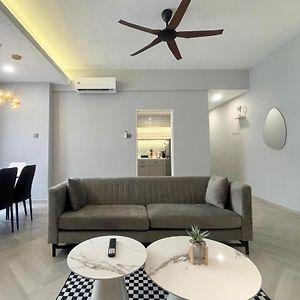 Appartement à 2 Chambres à Coucher