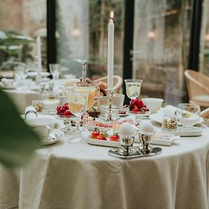 The Burgundy - Boutique B&B