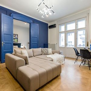 Appartement à 2 Chambres à Coucher