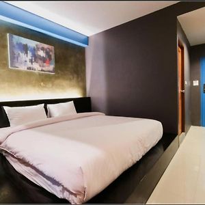 Coconut Hotel