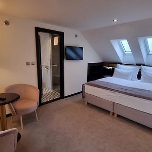 Chambre Mansardée Lit King-Size
