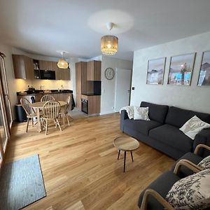 Appartement à 2 Chambres à Coucher