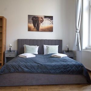 Appartement à 2 Chambres à Coucher