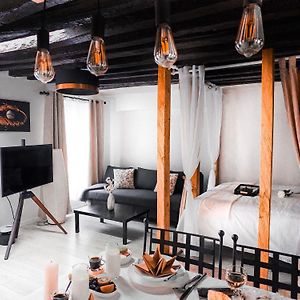 Rustic Charm&Dreamhome 40M2 In The Heart Of Paris, Near Pompidou And Notre-Dame, Subway 4,8,9 Honeymoon Favourite