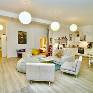 Appartement à 2 Chambres à Coucher