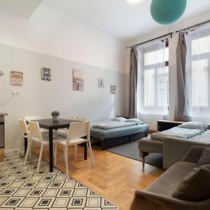 2 Bedroom Central Apt Inside Gozsdu Passage