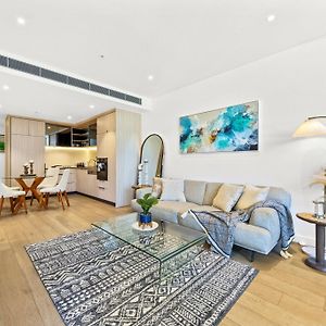 Urban Bliss 2Br Abode - Luxury, Comfort , Pool, Parking