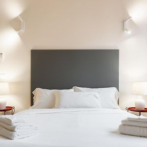 Appartement à 3 Chambres à Coucher aux Étages Supérieurs