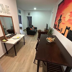 Appartement à 3 Chambres à Coucher