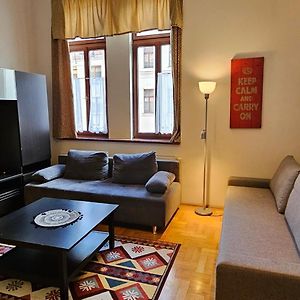 Cozy Central Apt With Garage At Gozsdu Passage