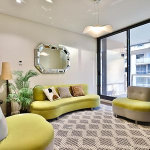 Urban Oasis Residence - Views - Parking - Ease