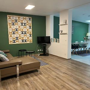 Appartement à 2 Chambres à Coucher