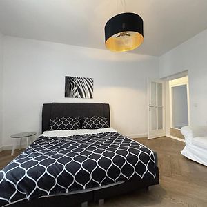 Appartement de Luxe à 2 Chambres à Coucher