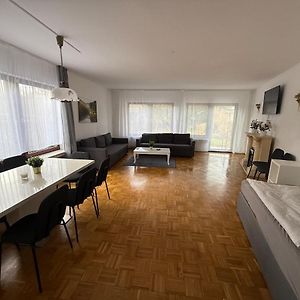 Appartement à 2 Chambres à Coucher