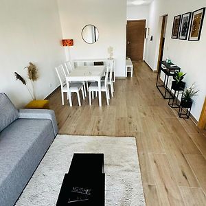 Appartement à 3 Chambres à Coucher