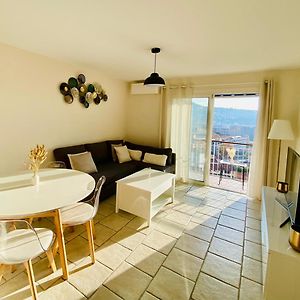 Appartement 4 Pieces Avec Vue Mer Et Stationnement Prive A Nice