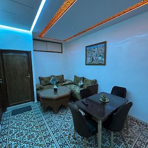 Appartement de Luxe à 2 Chambres à Coucher