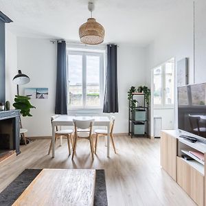 Appartement à 2 Chambres à Coucher