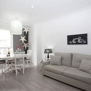 Appartement à 3 Chambres à Coucher