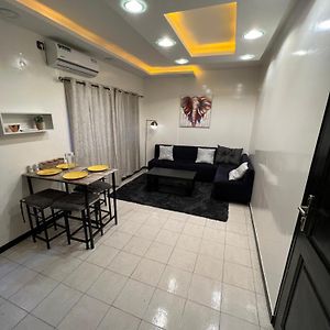 Studio Lit King-Size