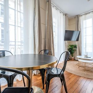 Appartement à 2 Chambres à Coucher