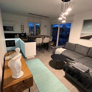 Appartement à 2 Chambres à Coucher