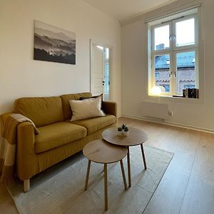 Quiet Apartment, Trendy Gruenerlokka