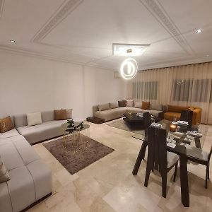 Appartement à 3 Chambres à Coucher