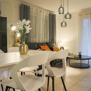 Appartement à 3 Chambres à Coucher