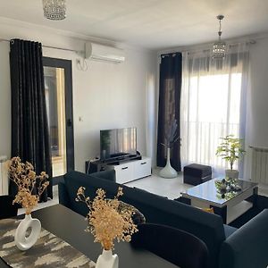 Appartement à 3 Chambres à Coucher