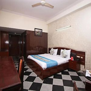 Hotel Orchid Garden Karol Bagh