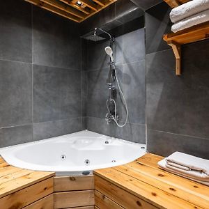 Appartement à 3 Chambres à Coucher