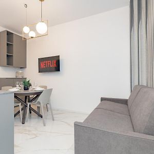 2Co4 - Duomo - Modern Central -