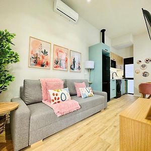 Bright & Stylish Flat Close To Center