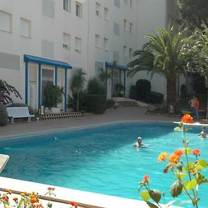 Appartement à 2 Chambres à Coucher