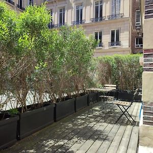 Beautiful Apartment With Terrace In Paris 8