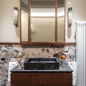Appartement de Luxe à 2 Chambres à Coucher