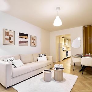 Appartement à 2 Chambres à Coucher