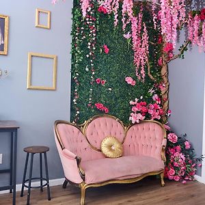 Wild Romance Hideaway 5 Min Away From Downtown