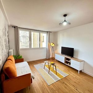 Appartement à 2 Chambres à Coucher