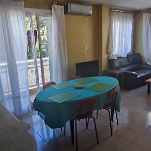 Appartement à 3 Chambres à Coucher
