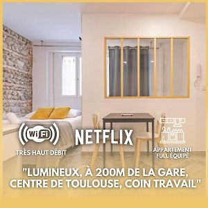 Grand Studio Avec Espace De Travail