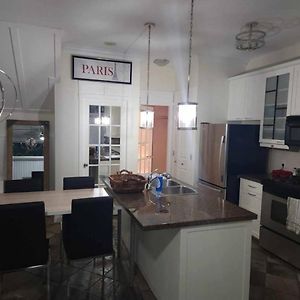 Corporate 2Br Townhouse In City Center