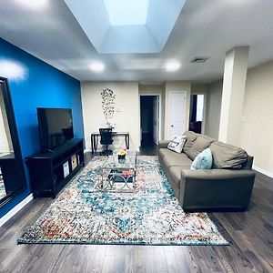 Cozy Beautiful 2Bd Apt In Center City