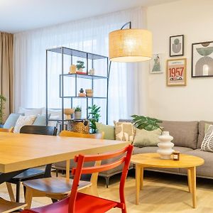 Spacious 3Br - 2 Parking Spots, Full Kitchen, By Gravity Prague
