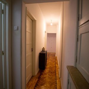 Appartement à 2 Chambres à Coucher